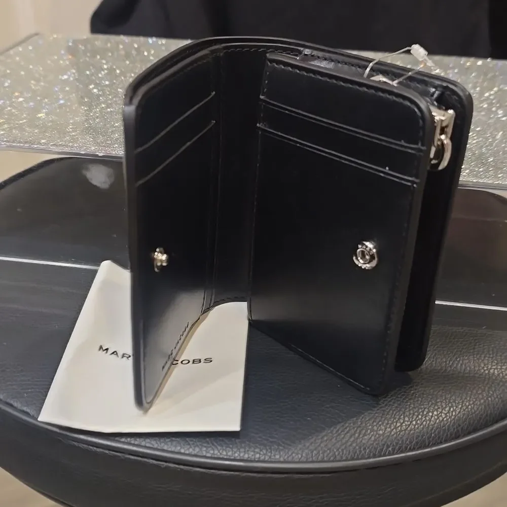 Marc Jacobs elegant wallet